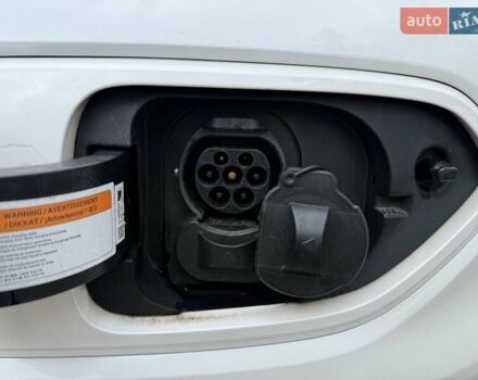 Білий Кіа Niro, об'ємом двигуна 0 л та пробігом 168 тис. км за 18455 $, фото 24 на Automoto.ua