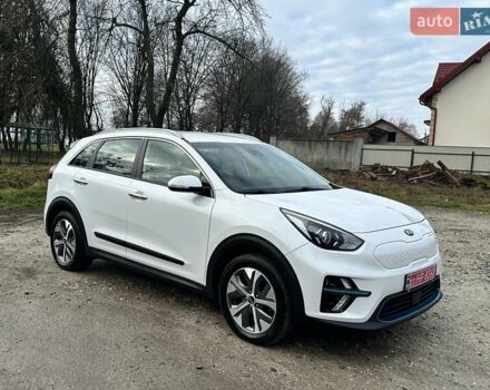 Білий Кіа Niro, об'ємом двигуна 0 л та пробігом 147 тис. км за 18800 $, фото 1 на Automoto.ua