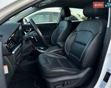 Білий Кіа Niro, об'ємом двигуна 0 л та пробігом 62 тис. км за 24400 $, фото 1 на Automoto.ua