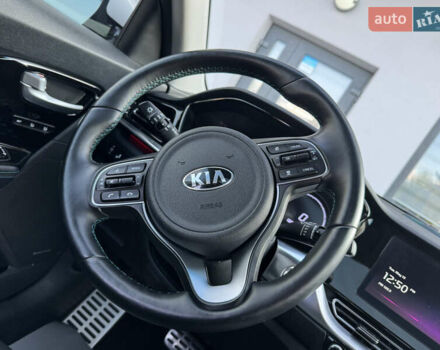 Білий Кіа Niro, об'ємом двигуна 0 л та пробігом 62 тис. км за 19500 $, фото 40 на Automoto.ua