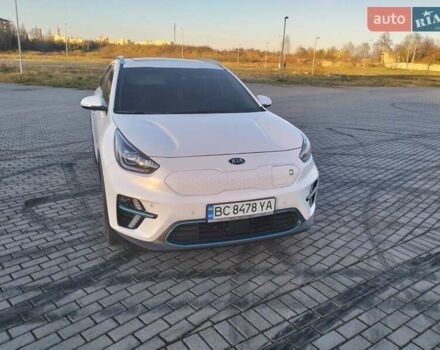 Білий Кіа Niro, об'ємом двигуна 0 л та пробігом 66 тис. км за 19000 $, фото 2 на Automoto.ua