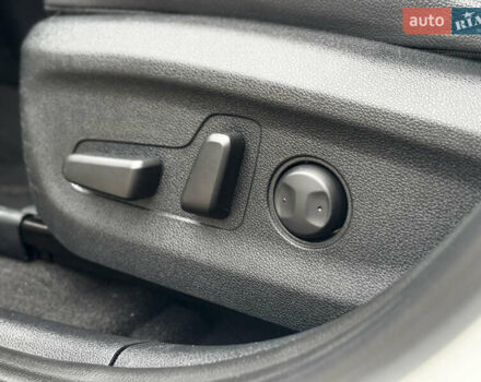 Білий Кіа Niro, об'ємом двигуна 0 л та пробігом 124 тис. км за 20400 $, фото 15 на Automoto.ua