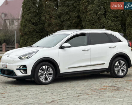 Білий Кіа Niro, об'ємом двигуна 0 л та пробігом 141 тис. км за 19499 $, фото 10 на Automoto.ua