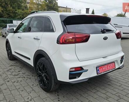 Киа Niro 2020 в Радомышле на Automoto.ua Белый Киа Niro, объемом двигателя 0 л и пробегом 73 тыс. км за 22300 $, фото 4 на Automoto.ua