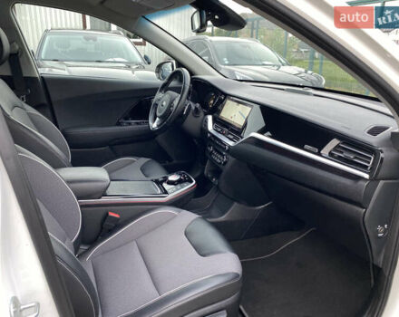 Белый Киа Niro, объемом двигателя 0 л и пробегом 96 тыс. км за 19950 $, фото 99 на Automoto.ua