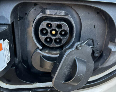 Белый Киа Niro, объемом двигателя 0 л и пробегом 117 тыс. км за 20066 $, фото 19 на Automoto.ua