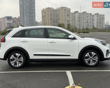 Киа Niro 2020 в Киеве на Automoto.ua Белый Киа Niro, объемом двигателя 0 л и пробегом 171 тыс. км за 18300 $, фото 9 на Automoto.ua