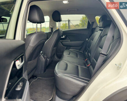 Киа Niro 2020 в Черкассах на Automoto.ua Белый Киа Niro, объемом двигателя 0 л и пробегом 84 тыс. км за 18800 $, фото 20 на Automoto.ua