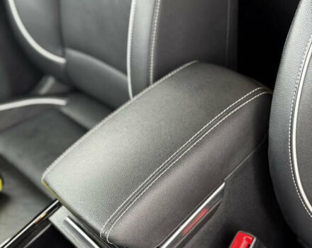 Білий Кіа Niro, об'ємом двигуна 0 л та пробігом 117 тис. км за 19750 $, фото 52 на Automoto.ua