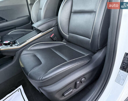 Белый Киа Niro, объемом двигателя 0 л и пробегом 130 тыс. км за 20999 $, фото 15 на Automoto.ua