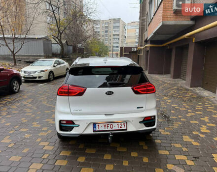 Белый Киа Niro, объемом двигателя 0 л и пробегом 152 тыс. км за 20400 $, фото 7 на Automoto.ua
