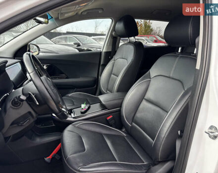 Белый Киа Niro, объемом двигателя 0 л и пробегом 141 тыс. км за 19100 $, фото 25 на Automoto.ua