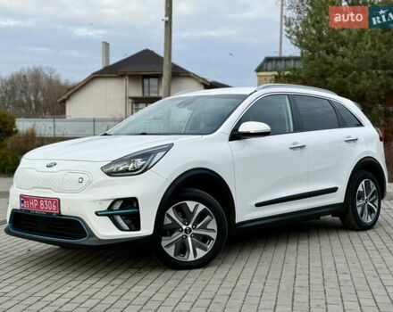 Білий Кіа Niro, об'ємом двигуна 0 л та пробігом 89 тис. км за 18950 $, фото 8 на Automoto.ua