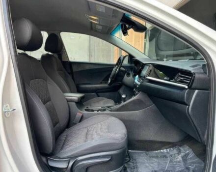 Белый Киа Niro, объемом двигателя 1.6 л и пробегом 65 тыс. км за 7100 $, фото 15 на Automoto.ua