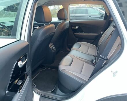 Білий Кіа Niro, об'ємом двигуна 0 л та пробігом 106 тис. км за 19500 $, фото 5 на Automoto.ua