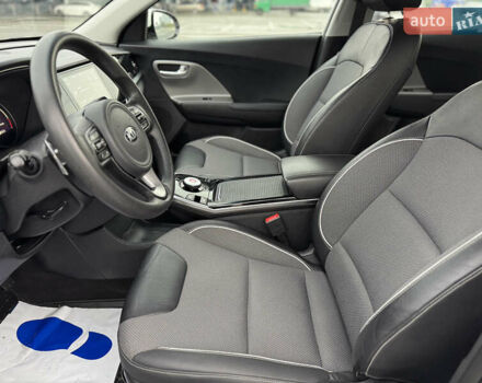 Киа Niro 2020 в Киеве на Automoto.ua Белый Киа Niro, объемом двигателя 0 л и пробегом 171 тыс. км за 18300 $, фото 18 на Automoto.ua