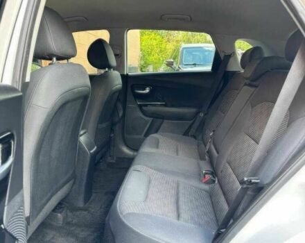 Белый Киа Niro, объемом двигателя 1.6 л и пробегом 65 тыс. км за 7100 $, фото 10 на Automoto.ua