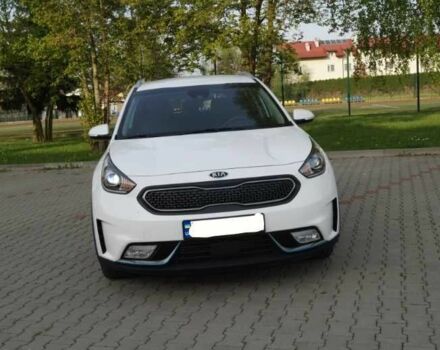 Белый Киа Niro, объемом двигателя 1.6 л и пробегом 98 тыс. км за 12400 $, фото 8 на Automoto.ua