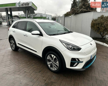 Белый Киа Niro, объемом двигателя 0 л и пробегом 75 тыс. км за 18300 $, фото 1 на Automoto.ua