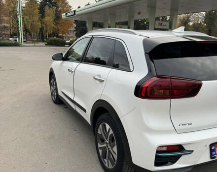 Белый Киа Niro, объемом двигателя 0 л и пробегом 101 тыс. км за 21200 $, фото 5 на Automoto.ua