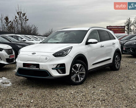 Білий Кіа Niro, об'ємом двигуна 0 л та пробігом 124 тис. км за 20400 $, фото 1 на Automoto.ua