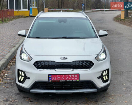 Білий Кіа Niro, об'ємом двигуна 1.6 л та пробігом 215 тис. км за 16800 $, фото 17 на Automoto.ua