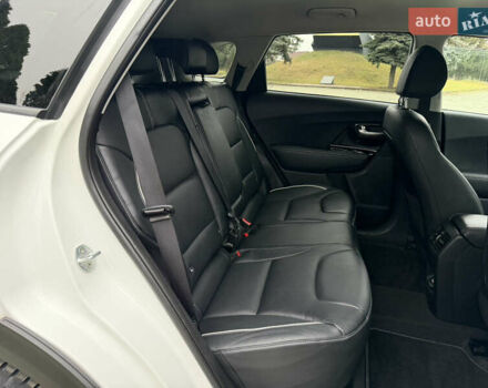 Білий Кіа Niro, об'ємом двигуна 0 л та пробігом 141 тис. км за 19499 $, фото 54 на Automoto.ua