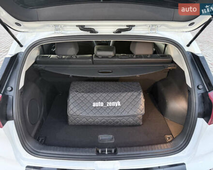 Белый Киа Niro, объемом двигателя 0 л и пробегом 130 тыс. км за 20999 $, фото 32 на Automoto.ua