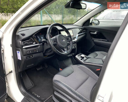 Белый Киа Niro, объемом двигателя 0 л и пробегом 96 тыс. км за 19950 $, фото 1 на Automoto.ua