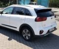 Белый Киа Niro, объемом двигателя 1.58 л и пробегом 64 тыс. км за 18900 $, фото 4 на Automoto.ua