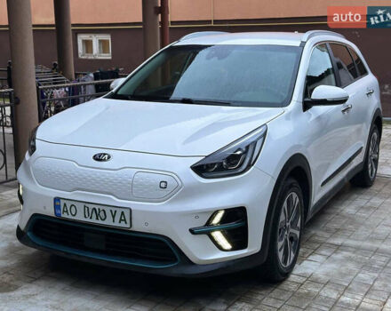 Белый Киа Niro, объемом двигателя 0 л и пробегом 161 тыс. км за 19500 $, фото 1 на Automoto.ua