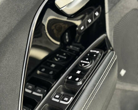 Білий Кіа Niro, об'ємом двигуна 0 л та пробігом 117 тис. км за 19750 $, фото 43 на Automoto.ua