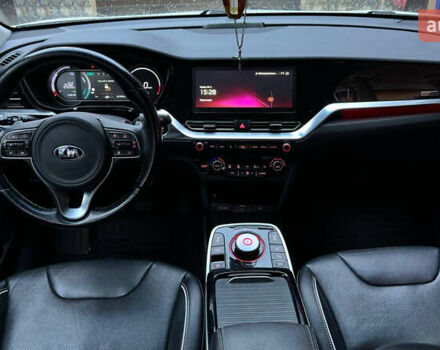 Белый Киа Niro, объемом двигателя 0 л и пробегом 161 тыс. км за 19500 $, фото 7 на Automoto.ua