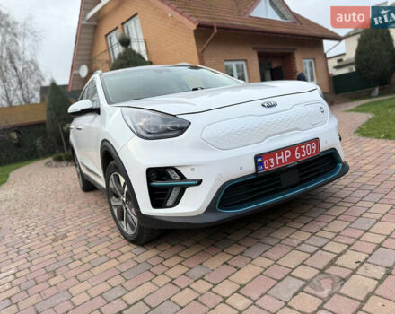 Білий Кіа Niro, об'ємом двигуна 0 л та пробігом 112 тис. км за 18300 $, фото 5 на Automoto.ua