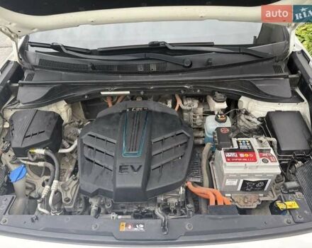 Білий Кіа Niro, об'ємом двигуна 0 л та пробігом 133 тис. км за 18500 $, фото 5 на Automoto.ua