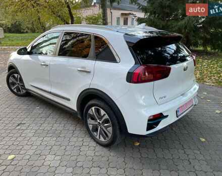 Киа Niro 2020 в Луцке на Automoto.ua Белый Киа Niro, объемом двигателя 0 л и пробегом 148 тыс. км за 19900 $, фото 3 на Automoto.ua