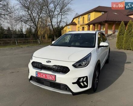 Белый Киа Niro, объемом двигателя 1.58 л и пробегом 200 тыс. км за 18600 $, фото 2 на Automoto.ua