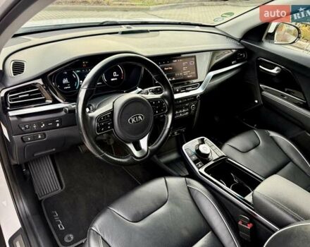 Білий Кіа Niro, об'ємом двигуна 0 л та пробігом 89 тис. км за 18950 $, фото 55 на Automoto.ua