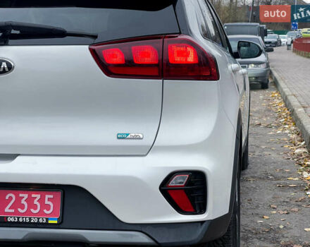 Білий Кіа Niro, об'ємом двигуна 1.6 л та пробігом 215 тис. км за 16800 $, фото 14 на Automoto.ua