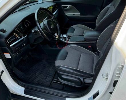 Белый Киа Niro, объемом двигателя 0 л и пробегом 72 тыс. км за 10600 $, фото 9 на Automoto.ua