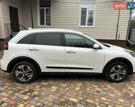 Белый Киа Niro, объемом двигателя 0 л и пробегом 116 тыс. км за 21000 $, фото 6 на Automoto.ua