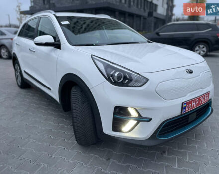 Білий Кіа Niro, об'ємом двигуна 0 л та пробігом 106 тис. км за 19300 $, фото 1 на Automoto.ua