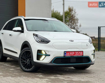 Киа Niro 2020 в Черкассах на Automoto.ua Белый Киа Niro, объемом двигателя 0 л и пробегом 84 тыс. км за 18800 $, фото 1 на Automoto.ua
