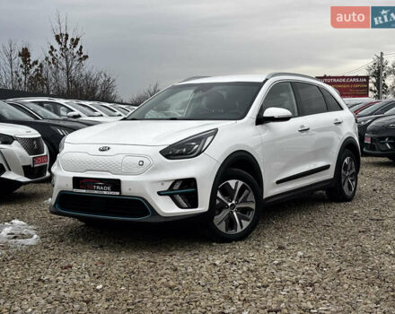 Білий Кіа Niro, об'ємом двигуна 0 л та пробігом 124 тис. км за 20400 $, фото 3 на Automoto.ua