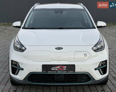 Белый Киа Niro, объемом двигателя 0 л и пробегом 130 тыс. км за 20999 $, фото 2 на Automoto.ua
