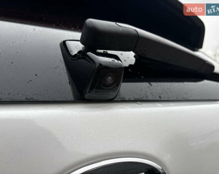 Білий Кіа Niro, об'ємом двигуна 0 л та пробігом 124 тис. км за 20400 $, фото 43 на Automoto.ua