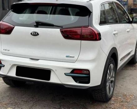 Белый Киа Niro, объемом двигателя 0 л и пробегом 146 тыс. км за 14000 $, фото 13 на Automoto.ua