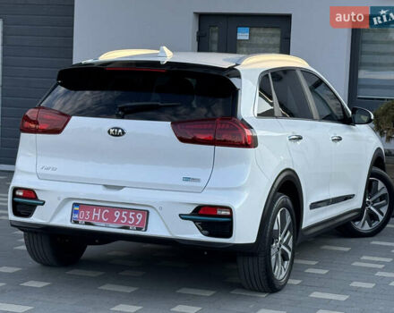Білий Кіа Niro, об'ємом двигуна 0 л та пробігом 62 тис. км за 19500 $, фото 21 на Automoto.ua