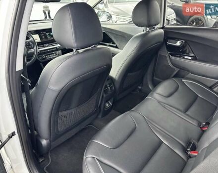 Киа Niro 2020 в Львове на Automoto.ua Белый Киа Niro, объемом двигателя 0 л и пробегом 95 тыс. км за 20450 $, фото 33 на Automoto.ua