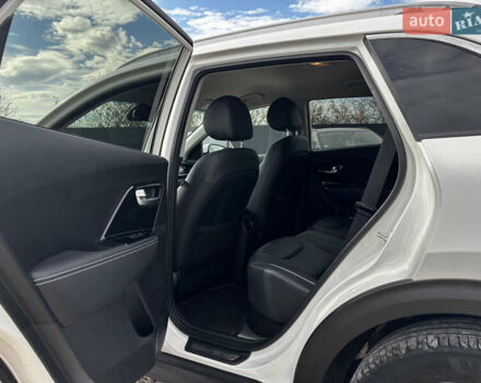 Белый Киа Niro, объемом двигателя 0 л и пробегом 141 тыс. км за 19100 $, фото 35 на Automoto.ua